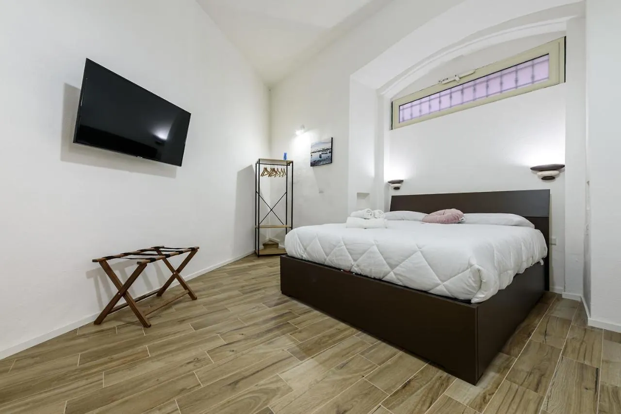 Il Cuore Di Napoli. Little Sweet Home. 0*, Naples Italy